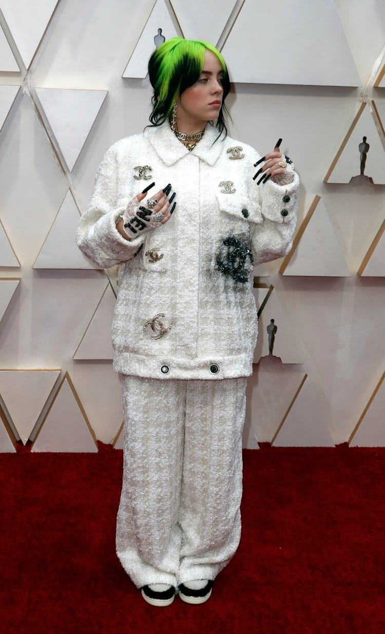 Para las expertas Billie Eilish está entre las peores vestidas en la edición 2020 de los Oscars. Gabriela Gurmandi, asesora de imagen dijo: 