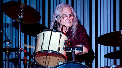 Rodolfo García, el baterista fallecido la semana pasada luego de un ACV era considerado por Spinetta como "un segundo padre". Sin dudas, uno de los músicos más queridos del rock (Facebook)
