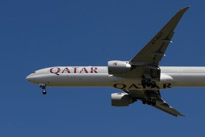 Qatar Airways anunció que dejará de volar la ruta entre Doha y Buenos Aires (REUTERS/Toby Melville/File Photo)