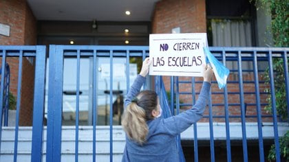 En varios municipios de la PBA hubo marchas para que no cierren las escuelas 