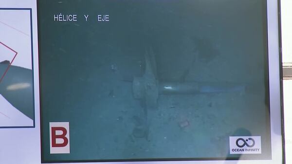 En la imagen B se observa la hélice del submarino