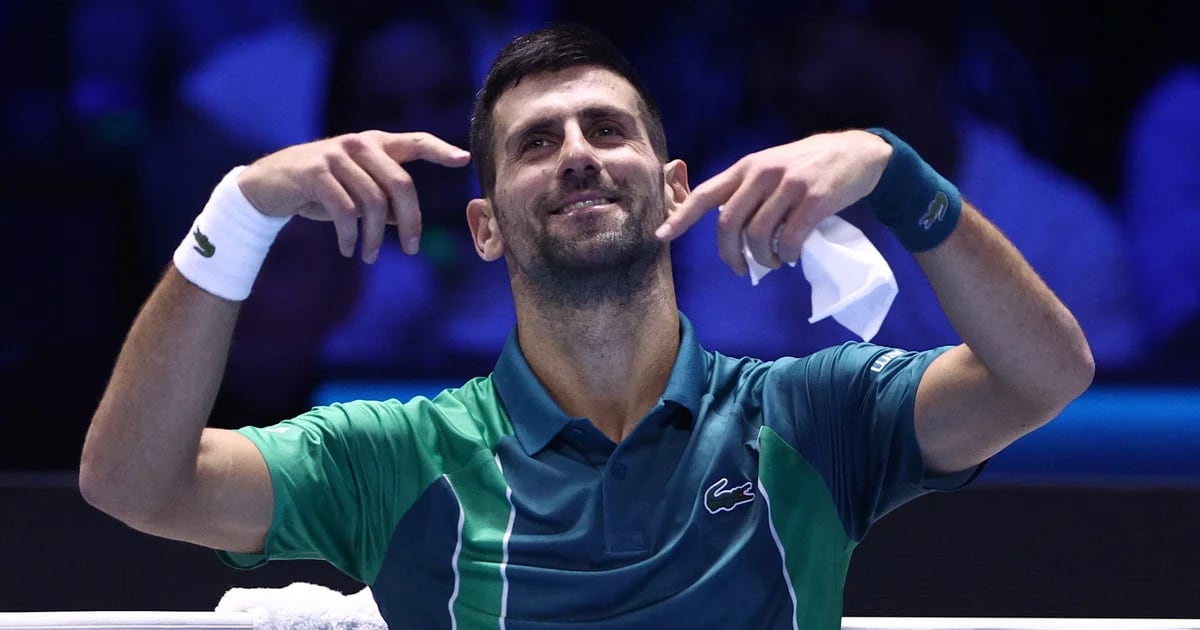Il comportamento di Djokovic di fronte agli insulti del pubblico italiano quando ha perso contro Jannik Sinner alle ATP Finals
