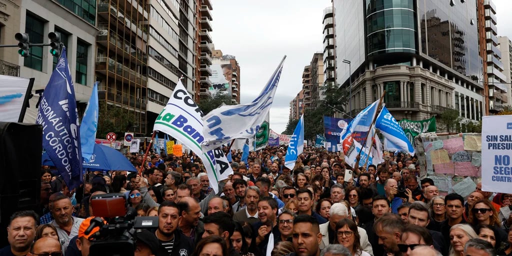 Fotos y videos: cómo se vivió la marcha en defensa de la educación en las ciudades más importantes del país