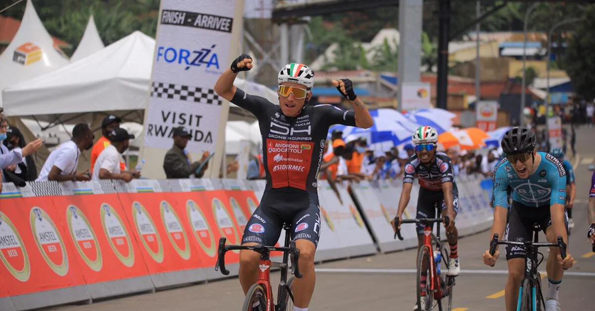 Giro d’Italia 2022 Il ciclista colombiano Jonathan Restrepo assente: caduto fuori concorso