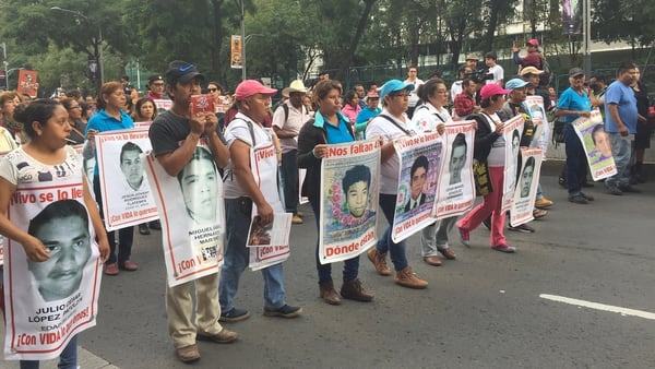 En el caso de la desapariciÃ³n de los 43 normalistas de Ayotzinapa se documentÃ³ tambiÃ©n la participaciÃ³n de distintas fuerzas del Estado que habrÃ­an entregado a los jÃ³venes al cÃ¡rtel