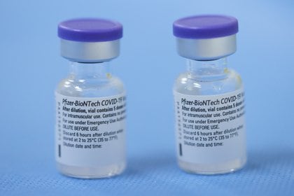 Frascos de la vacuna Pfizer-BioNTech (REUTERS/Denis Balibouse)