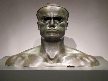 La escultura de Mussolini realizada por Adolfo Wildt (Wolfgang Moroder/Wikipedia)