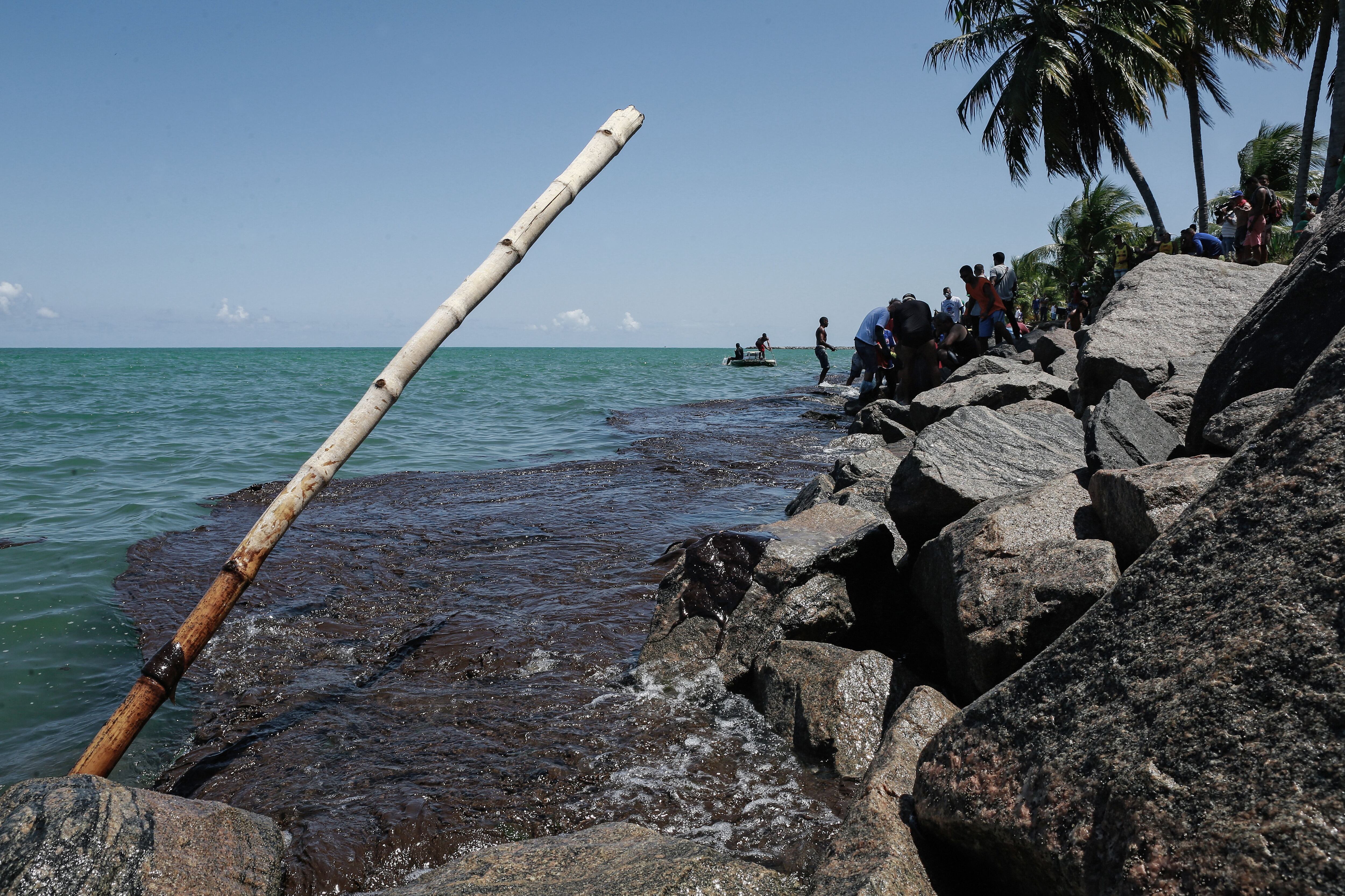 En noviembre de 2019, la Policía Federal ya sospechaba de que el derramamiento de crudo fue obra de una embarcación griega, de nombre “Bouboulina” (LEO MALAFAIA / AFP)