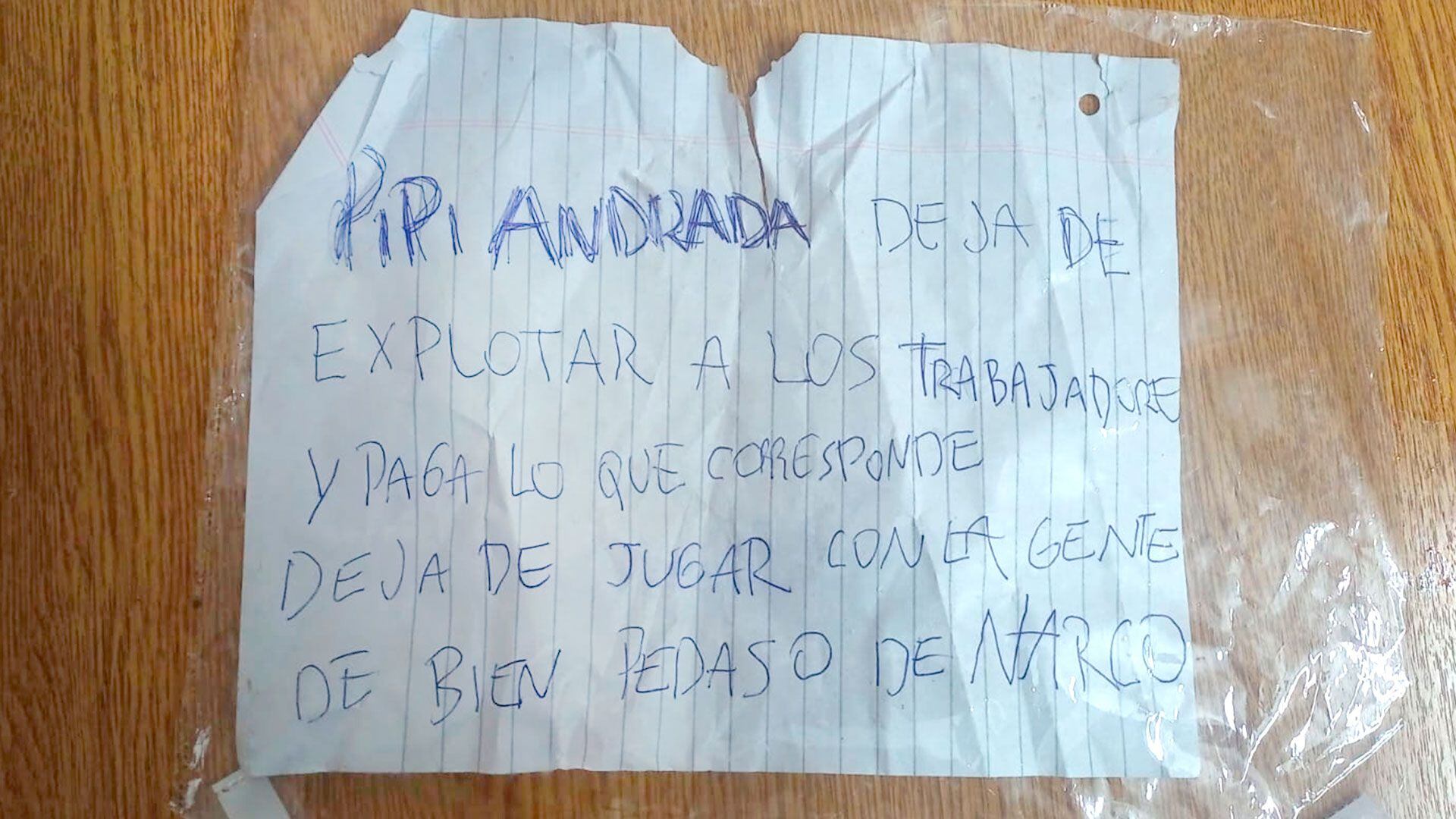 Uno de los mensajes mafiosos que dejaron en una de las escuelas atacadas