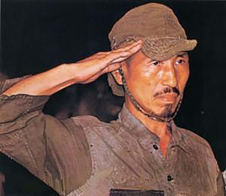 El teniente Hiroo Onoda al momento de su rendición en 1974