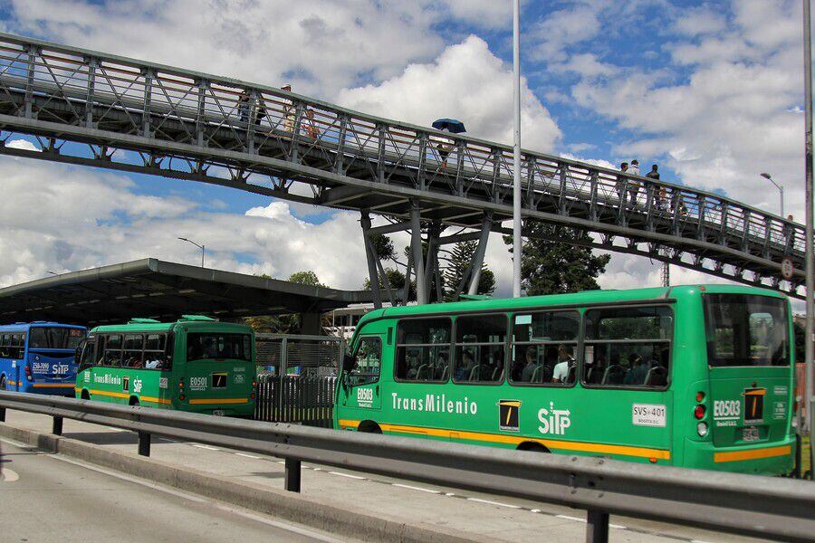 La tarjeta Tullave le permite tomar cualquier bus del Sistema Integrado de Transporte Público en Bogotá - crédito Colprensa/Álvaro Tavera