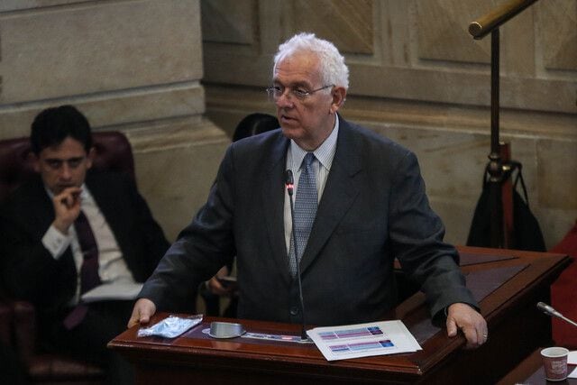 Agosto 23 de 2022. El exministro de Hacienda, José Antonio Ocampo (foto) y el Director de la DIAN, Luis Carlos Reyes, presentan la reforma tributaria en una sesión conjunta de las comisiones económicas de Cámara de Representantes y Senado. (Colprensa - Camila Díaz)