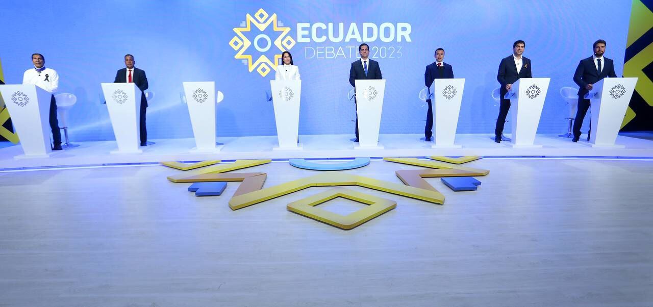 Siete candidatos debatirán este domingo. El puesto de Fernando Villavicencio estará vacío. (CNE)