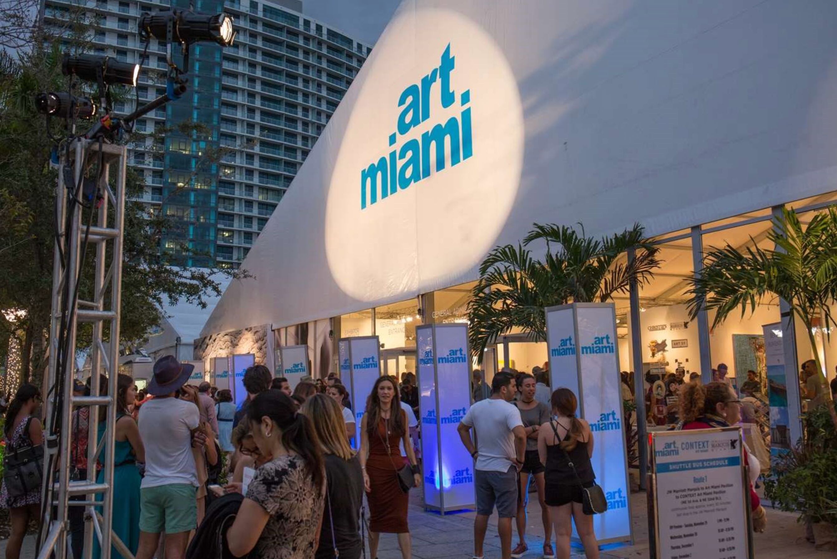 Además de la nave madre, hay otras ferias valiosas para recorrer durante Miami Art Week, como Art Miami.