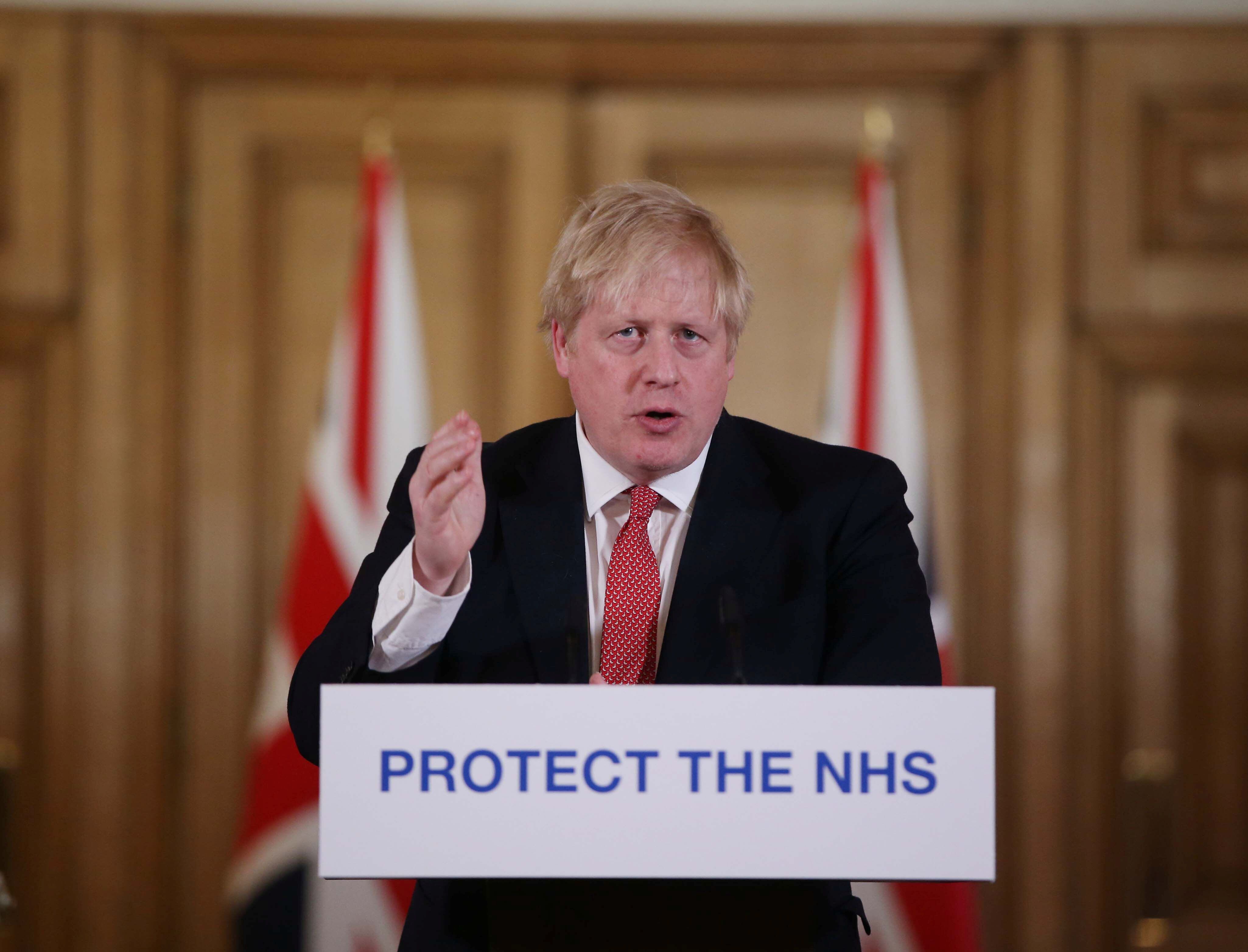 Boris Johnson pidió aislamiento para los grupos de riesgo (Reuters)