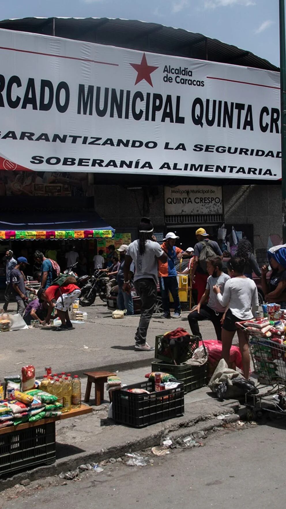 Comerciantes en Caracas apuestan por ofrecer los útiles escolares en combos  para aumentar ventas