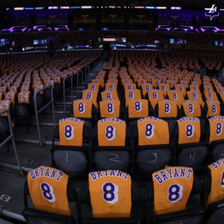 El Staples Center le rindió homenaje a Kobe Bryant