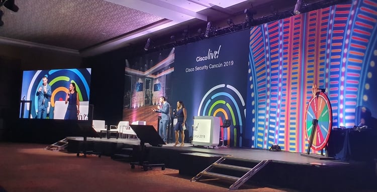 Juan Marino, especialista gerente de Ventas Regionales de Cisco junto a Leticia Gammill, líder de Canal de Ciberseguridad de la compañía en Latam.