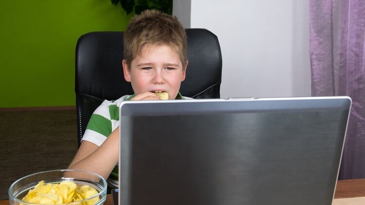 Un 32% de los chicos reconoció pasar muchas horas al día con los videojuegos (Shutterstock)