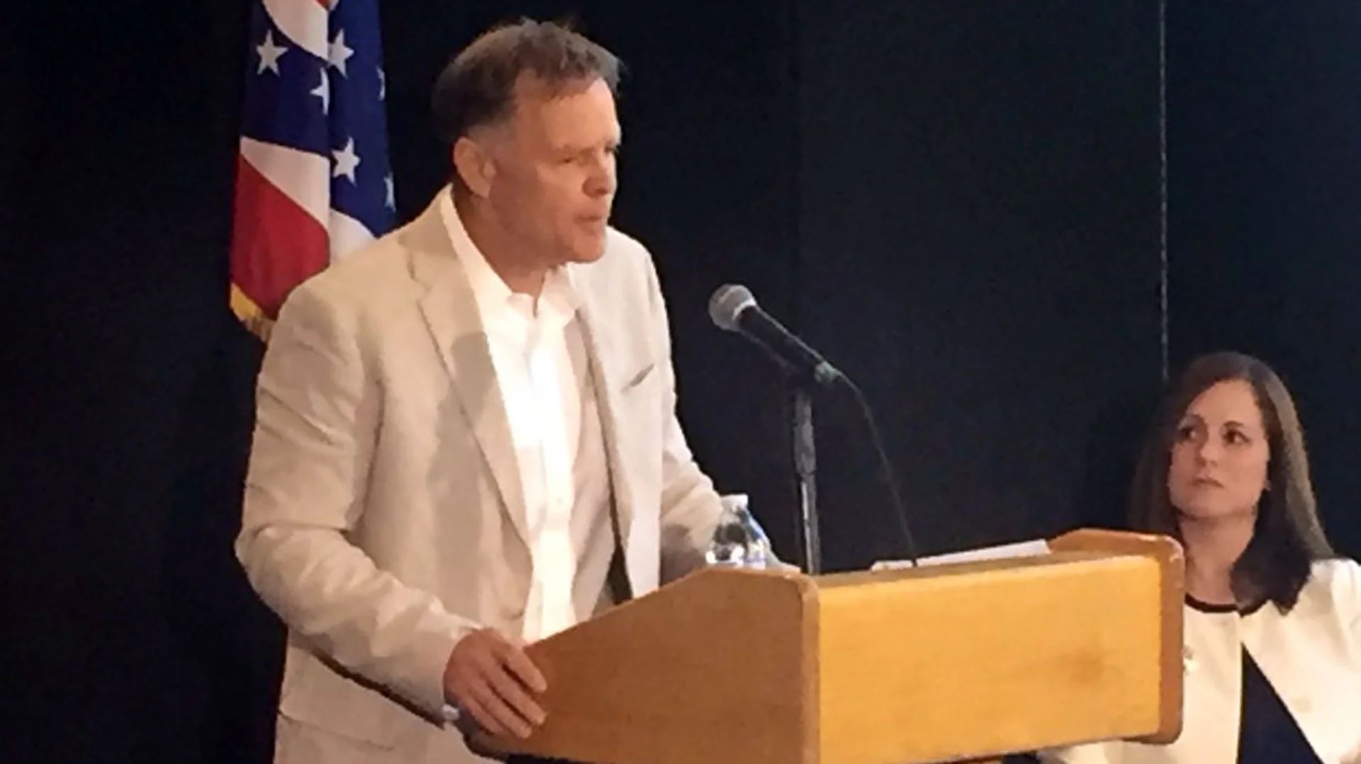 Fred Warmbier durante una conferencia de prensa en la que aportó novedades sobe su hijo (@danpearlman)