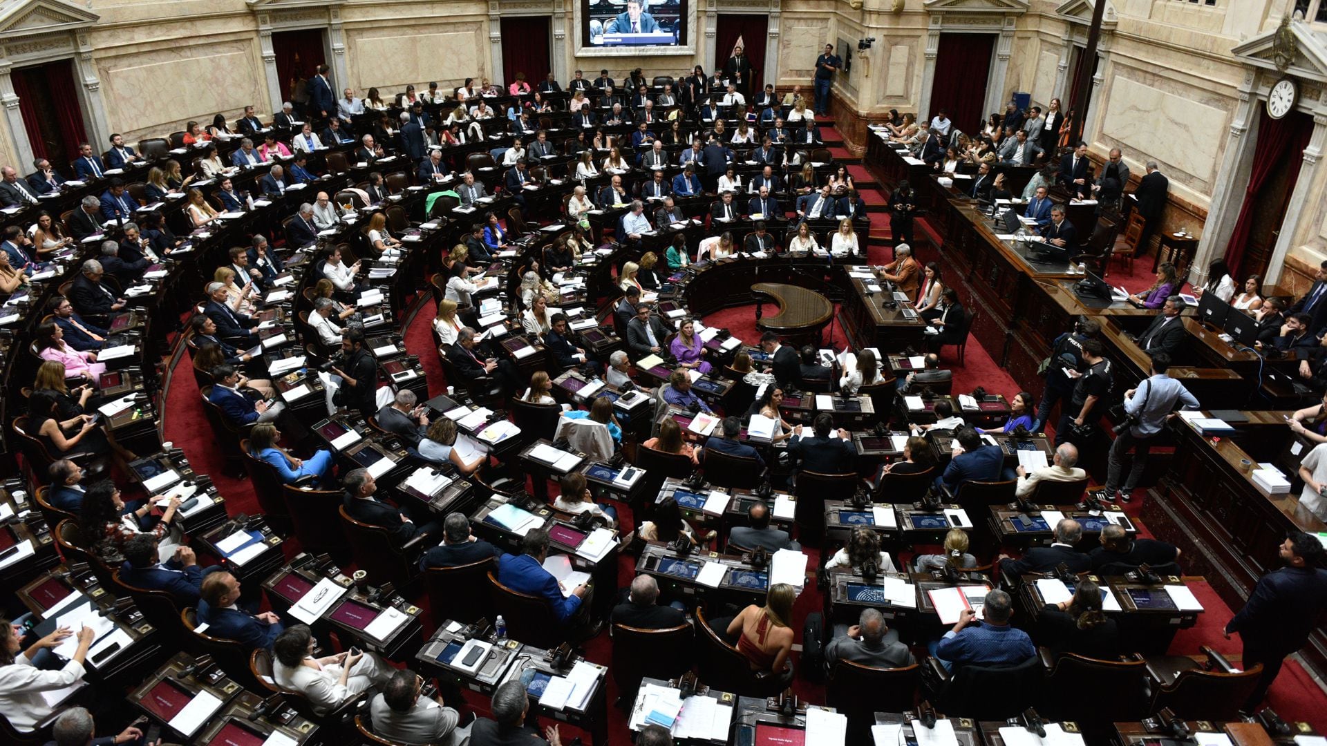 Debate de la Ley Ómnibus en el Congreso interior portada AE