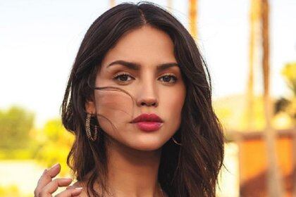 La Historia Romantica De Eiza Gonzalez En Hollywood De Liam Hemsworth A Luke Bracey Infobae Posteriormente, interpretó el personaje de nikki brizz balvanera en. liam hemsworth a luke bracey