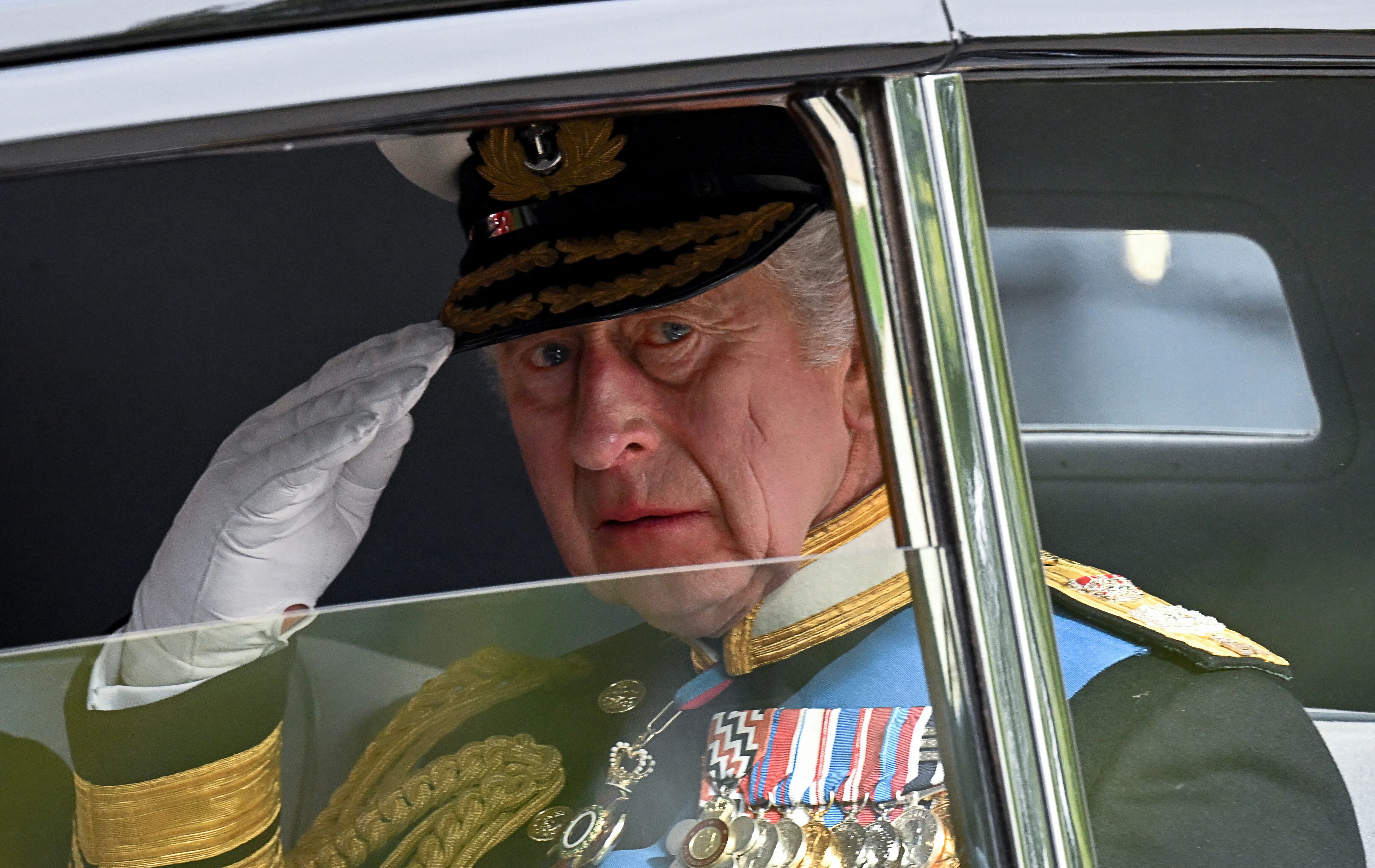 Carlos III quiere una coronación más corta y modesta que la de su madre en 1953