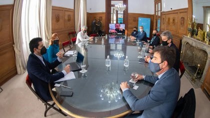 El ministro del Interior, Eduardo de Pedro, cuando recibió al "Consejo Agroindustrial", que también se reunió con Cristina Kirchner. 