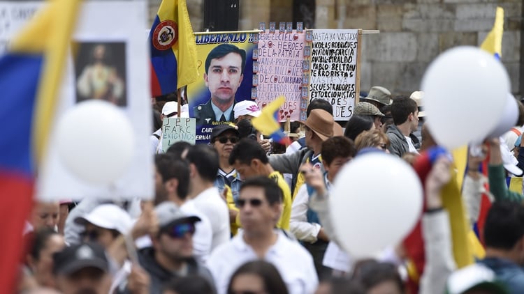 El gobierno de Colombia responsabilizÃ³ al ELN del atentado perpetrado en BogotÃ¡Â (Photo by JUAN BARRETO / AFP)