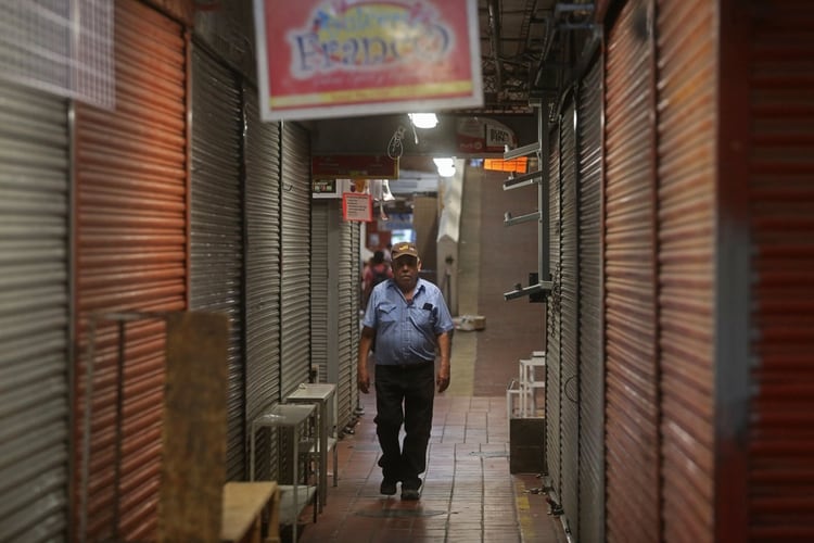 Se entregarán 25,000 pesos a un millón de pequeños negocios familiares. (Foto: Cuartoscuro)