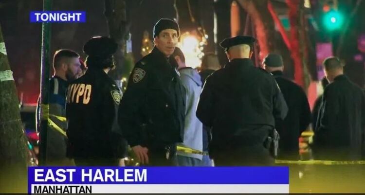 La policía de NY en la escena (Captura de pantalla: WPIX11)
