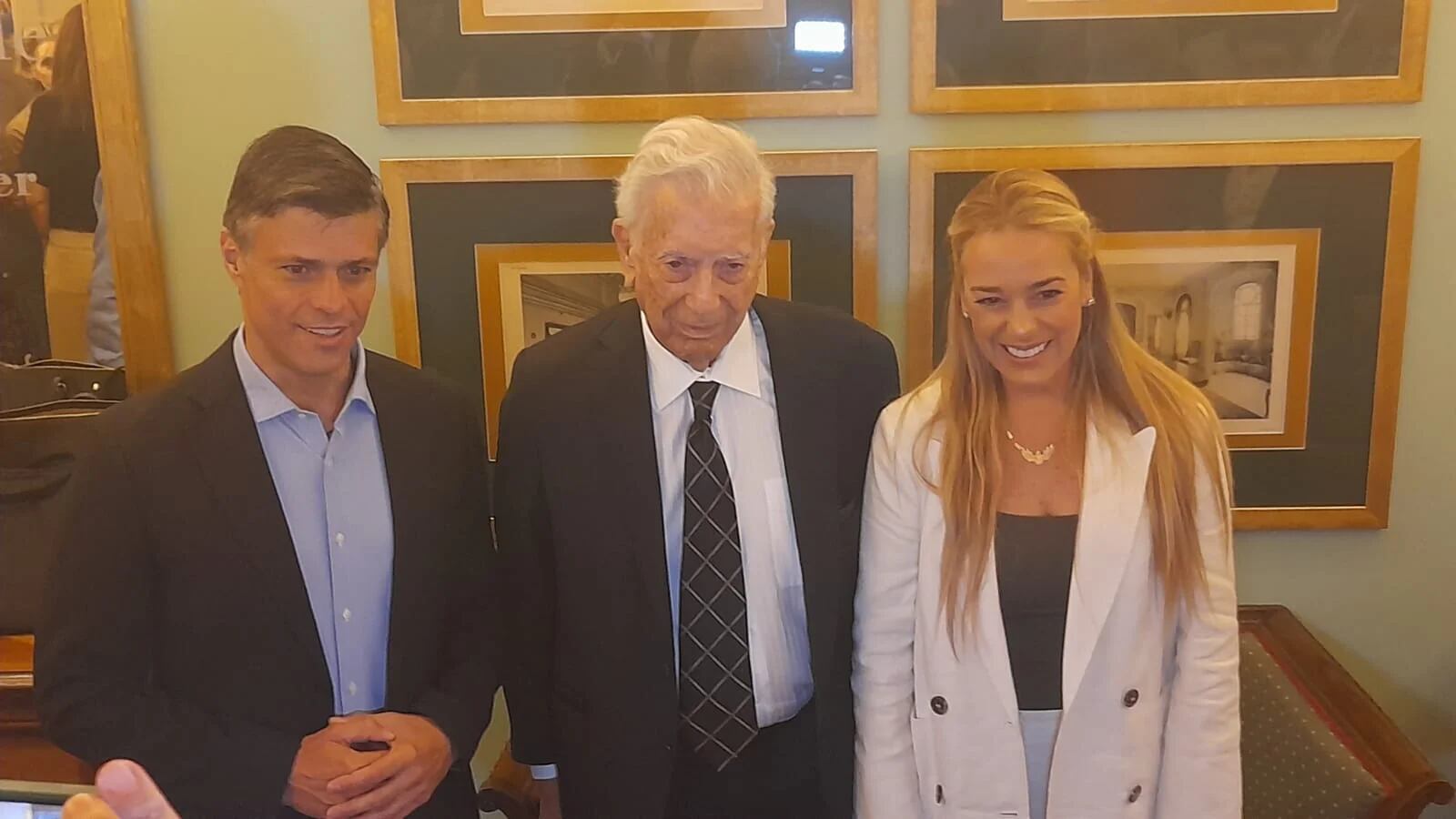 Vargas Llosa, junto a Leopoldo López y Lilian Tintori (Foto: Jose Carmona)