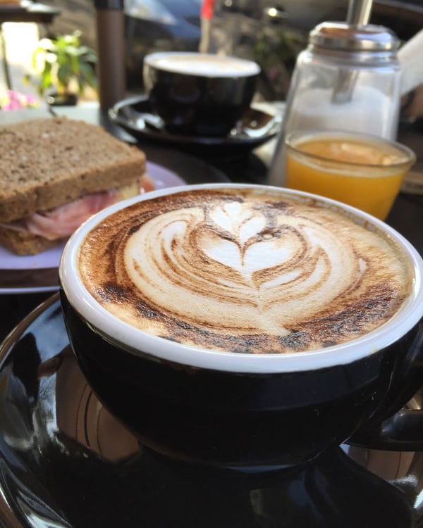 Un lugar único donde relajarse, dedicarse tiempo con amigos y familiares para disfrutar de una excelente taza de café