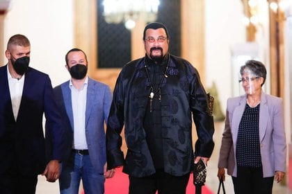 Steven Seagal visitó Miraflores sin mascarilla 