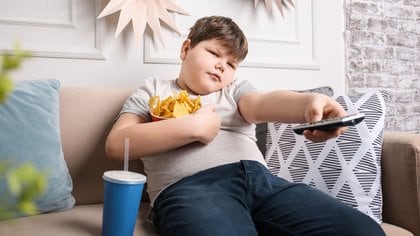 México es el país con mayor población de niños, niñas y adolescentes que padecen sobrepeso y obesidad (Shutterstock)