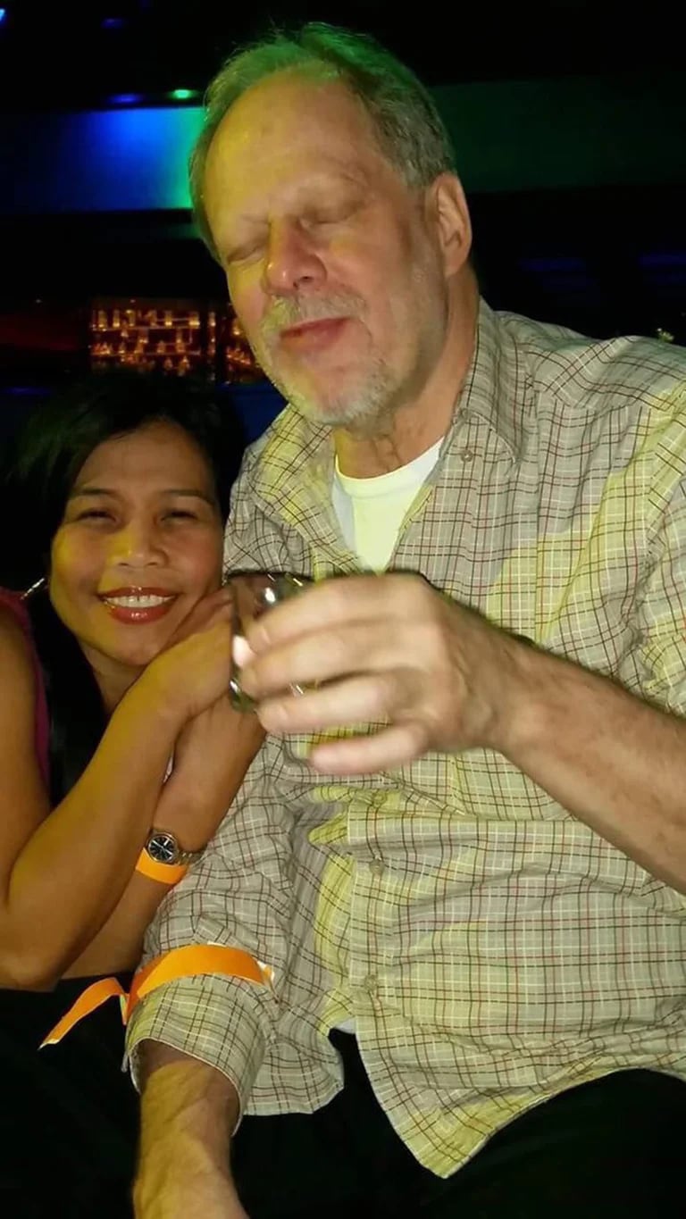 Stephen Paddock junto a Marilou Danley, su novia de origen filipina. Unas semanas antes, él le2MYKCJ25SNDFTFASOSNTLC4F7Y 