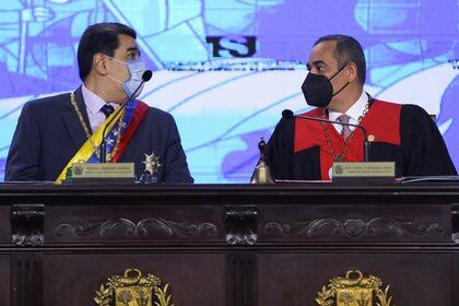 El dictador Nicolás Maduro y Maikel Moreno, su representante en el Tribunal Supremo del país 