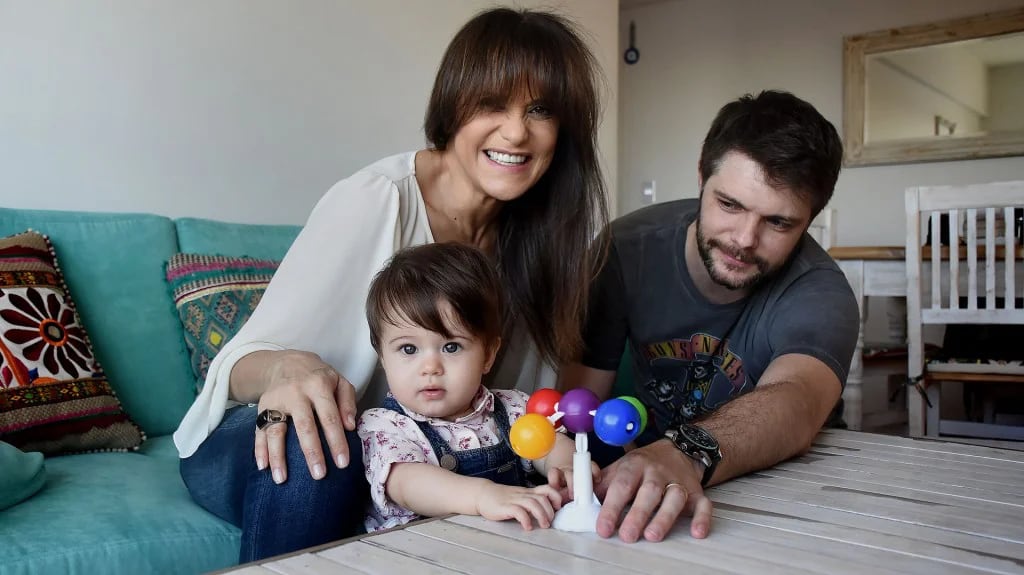La familia unida. María Fernanda Callejón, su hija Giovanna, y su marido Ricky Diotto (Nicolás Stulberg)