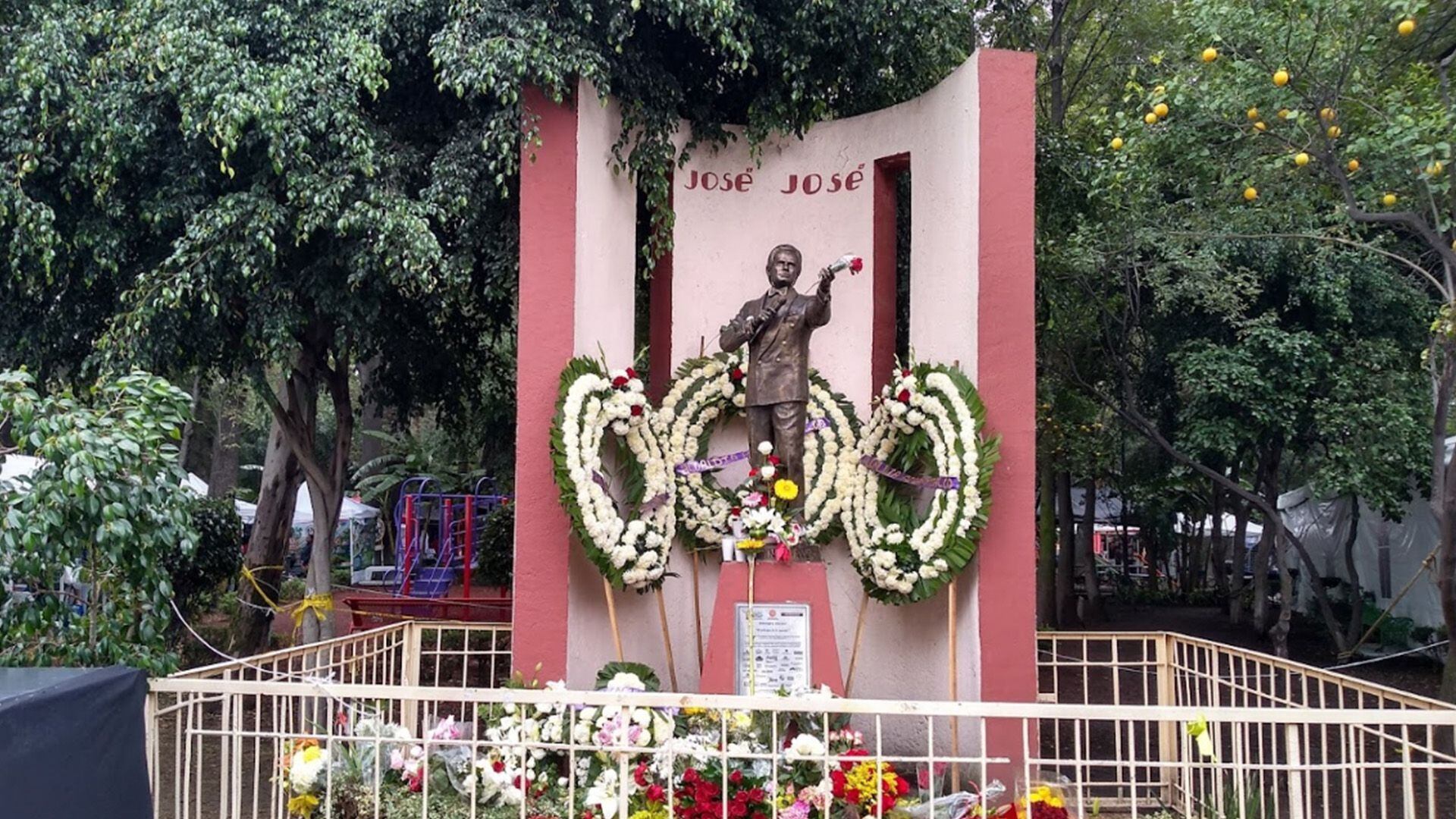 Uno de los parques de la alcaldía Azcapotzalco rindió homenaje al 'Príncipe de la Canción'