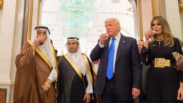 El presidente de los Estados Unidos, Donald Trump, junto al rey saudita Salman bin Abdulaziz Al Saud. Ambos países son aliados estratégicos en la región (Reuters)