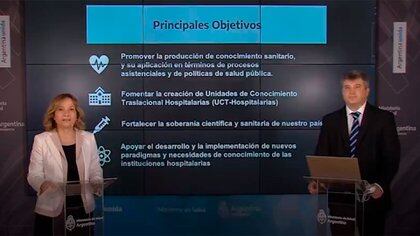 La subsecretaría de Calidad, Regulación y Fiscalización, Judit Díaz Bazán, y el Director Nacional de Control de Enfermedades Transmisibles, Juan Manuel Castelli, compartieron información acerca del Plan de Unidad de Investigación Traslacional en la Red de Hospitales. 