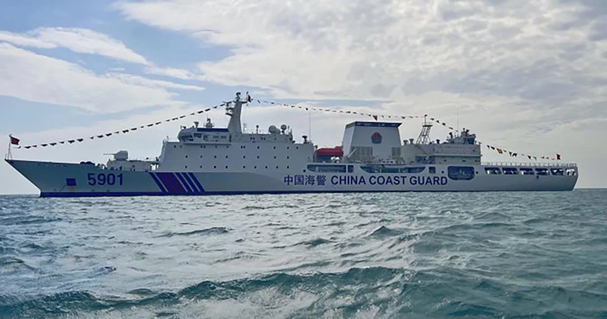The Philippines denounced the interference of the largest Chinese Coast Guard ship in its waters