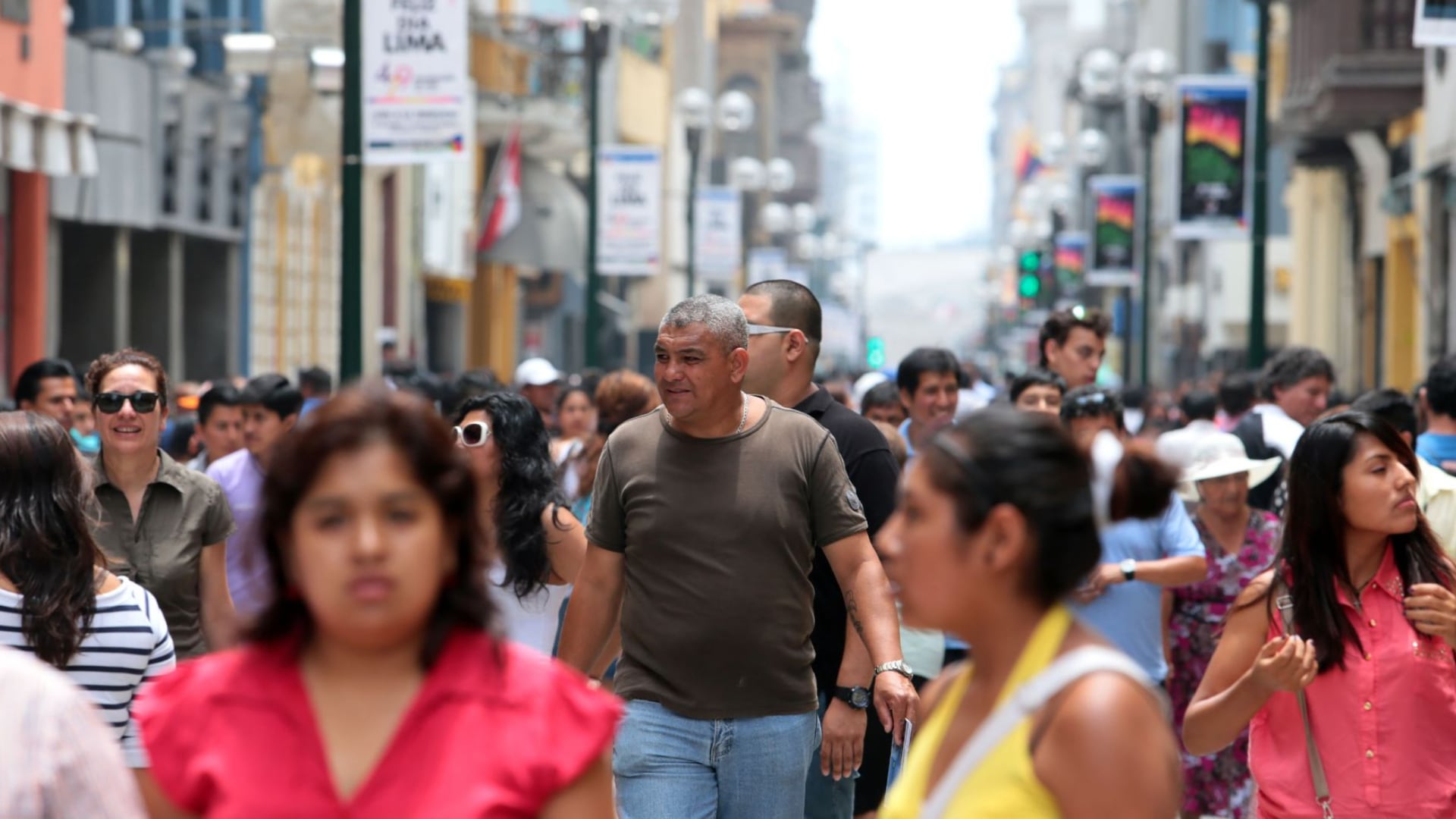 La diferencia salarial entre hombres y mujeres continúa siendo el 23%. Es decir, los hombres ganan cerca de 500 soles más que las féminas| Andina