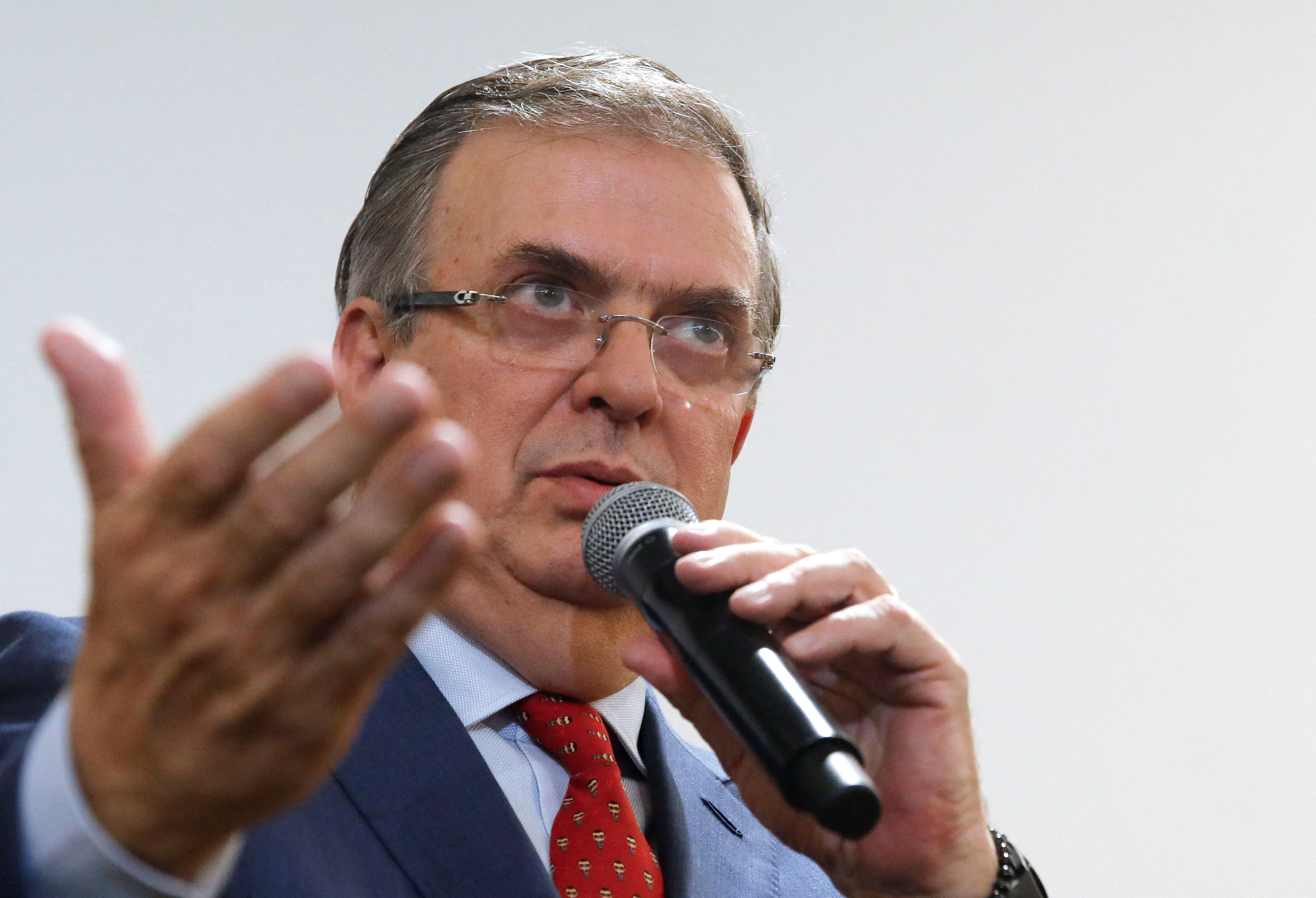 Marcelo Ebrard advirtió que competirá en las elecciones de 2024, incluso si eso significa alejarse de Morena. (REUTERS/Raquel Cunha)