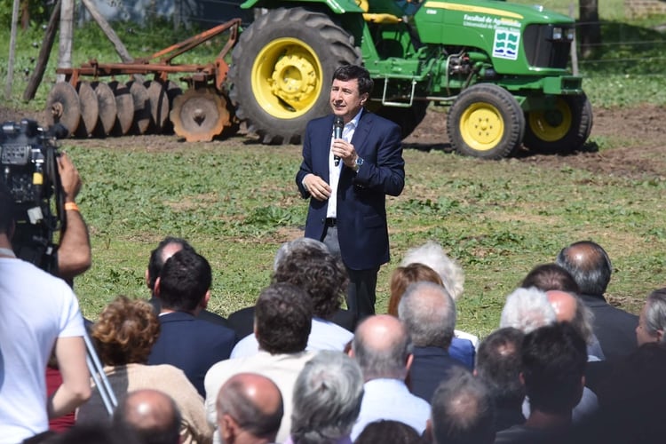 Daniel Arroyo fue el primer orador del acto de campaña (Fotos: Franco Fafasuli)