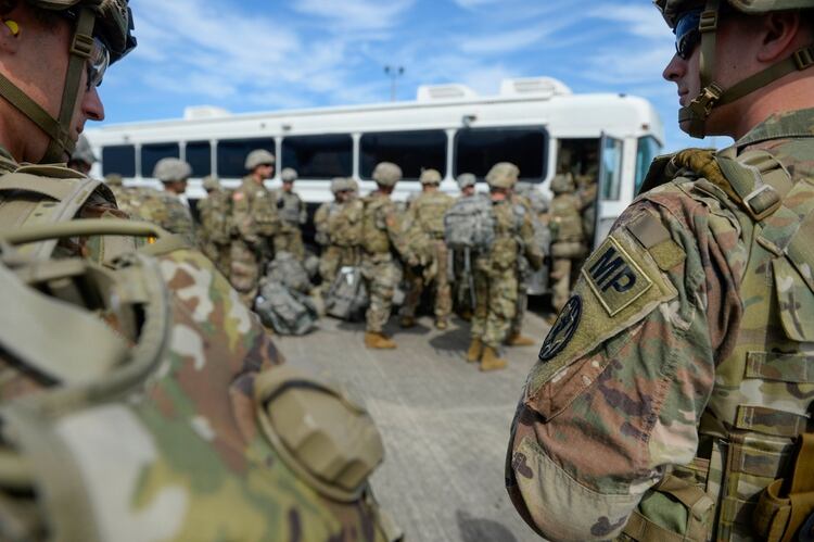 Soldados estadounidenses en Harlingen, Texas, el 1 de noviembre de 2018 (EFE / Alexandra Minor / Foto cedida por el Ejército de EEUU)
