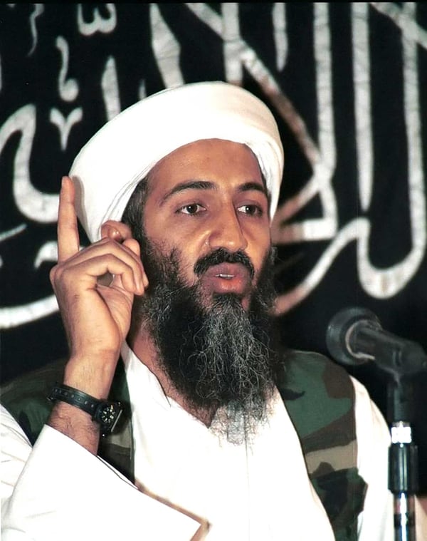 Osama bin Laden en una de sus habituales prédicas
