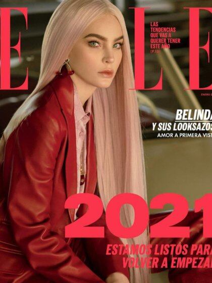 Con alaciado y con un traje rojo, así es como Belinda decidió transformarse para este nuevo año (Foto: Instagram @belindapop- revista Elle)