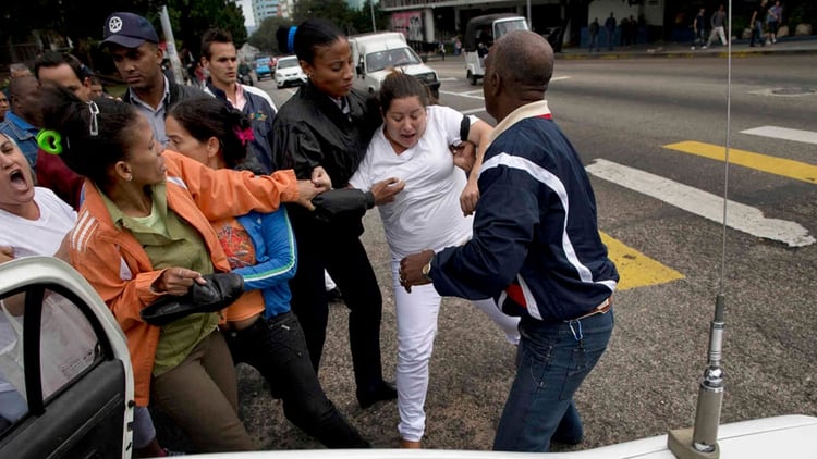 Las detenciones a las Damas de Blanco son cada vez más violentas