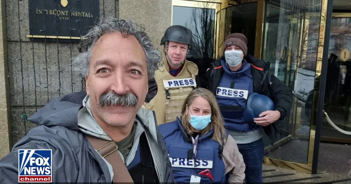 Un cameraman e produttore di Fox News è stato ucciso in un attacco fuori Kiev mentre copriva l’invasione russa.